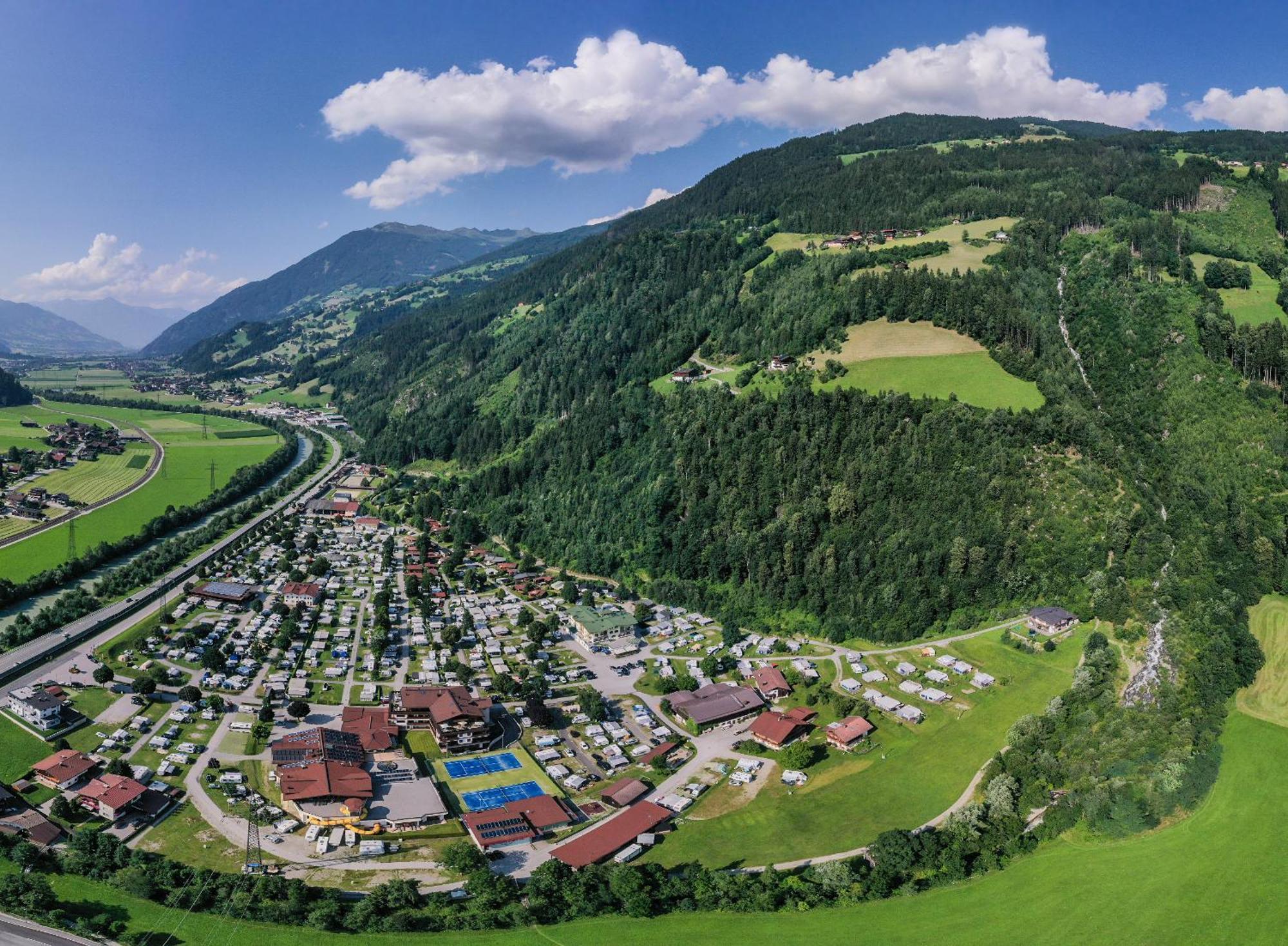 Chalet - Direkt Am 5 Sterne Campingplatz Aufenfeld Im Zillertal Mit Hallenbad Und Sauna Aschau Im Zillertal Exterior photo